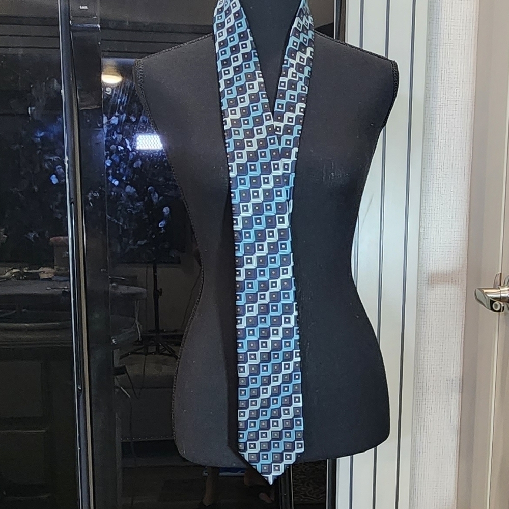 CROFT & BARROW DESIGNER TIE